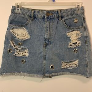 Forever 21 distressed Jean skirt size 28 (5/6)